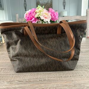 Michael Kors Signature Tote